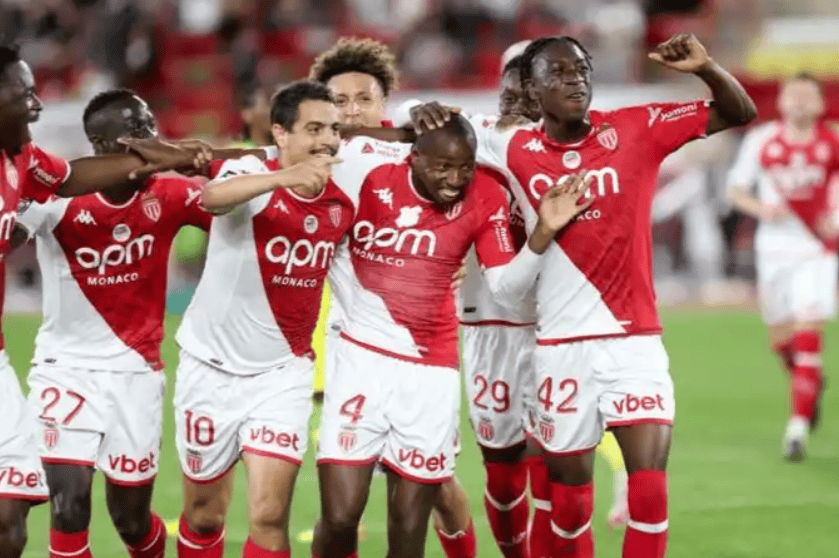 星空体育-关于这也行？今晚皇家马德里遗憾出局摩纳哥清晨回应争议，洛杉矶快船迎意大利杯关键赛的信息